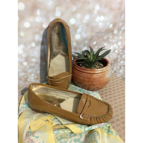 Michael Kors Patent Leather Tan Penny Loafers Size 6 M ~ Cute! 🎀🛍️ - Picture 11 of 12